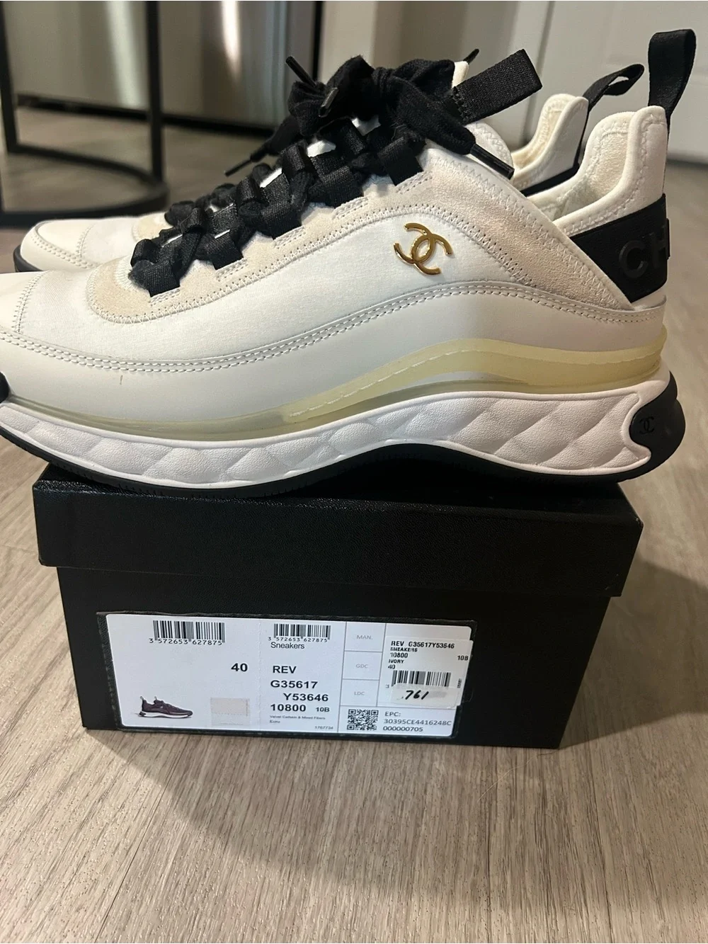 Womens CHANEL white ivory black Velvet Calfskin sneakers gold logo size 40 US 10